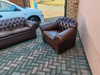 Genuine Chesterfield leather couches (3&#43;1)