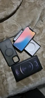 Iphone 12 Pro Max 256gb, battery healthiness 70