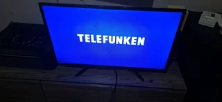 32&#34; smart Telefunken tv with remote
