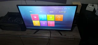 32&#34; smart Telefunken tv with remote
