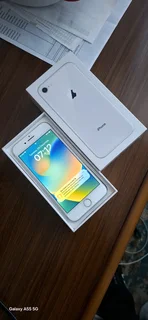 Iphone 8,64gb,battery healthiness 100%