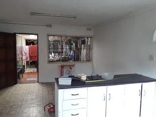 Outbuilding to Let in Phoenix