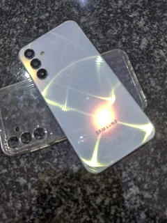 Silver Samsung Galaxy a15, 128GB and 4GB (dual Sim)