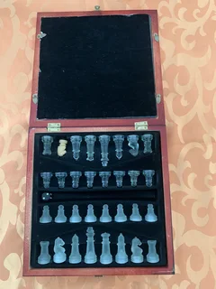 Glass chess with wooden case