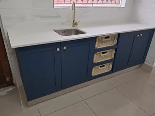 Kitchen : Quartz stone Countertopd