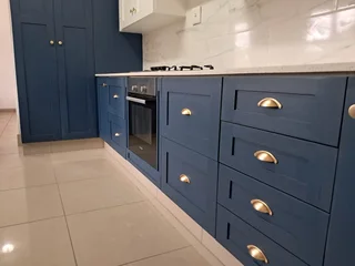 Kitchen : Quartz stone Countertopd