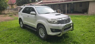 Toyota  fortuner  2.5d