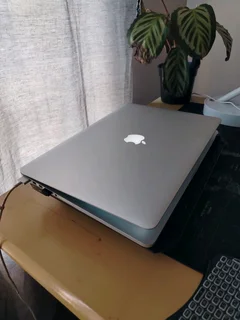 MacBook Pro 2015 15-inch Retina 16 GB RAM 512 GB SSD