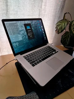 MacBook Pro 2015 15-inch Retina 16 GB RAM 512 GB SSD