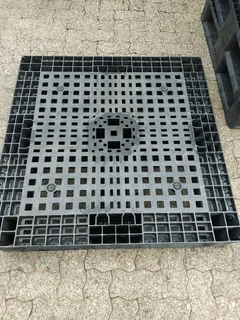Plastic pallet