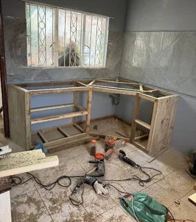 specialist painter/ tiler/ handyman looking for work