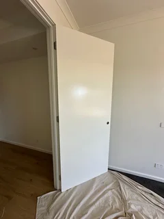 specialist painter/ tiler/ handyman looking for work