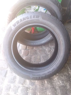 2x TYRES 255/55/R20 GOODYEAR WRANGLER TERRITORY 98% TREAD LIFE LIKE NEW CALL PAUL 0632489024