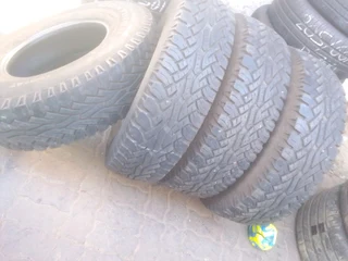 2x 235/85/R16 CONTINENTAL CROSS CONTACT NORMAL TYRES 85% TREAD LIFE CALL PAUL 0632489024