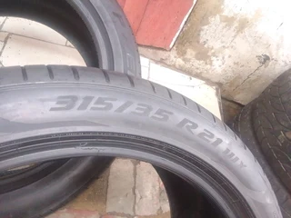 X5 BMW TYRES 315/35/R21 PIRELLE P ZERO RUNFLAT TYRES 95% TREAD LIFE CALL PAUL 0632489024