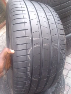 X5 Bmw Tyres 315/35/r21 Pirelle P Zero Runflat Tyres 95% Tread Life Call Paul 0632489024