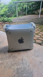 Vintage Macintosh G4 case