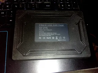 Lasa 8 slot battery charger