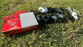 Xbox One S Gaming Bundle – 2 Controllers &#43; 6 Games &#43; Extras!