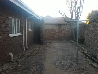 House For Sale in Edleen x3 Kempton