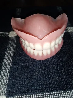 False teeth,Dentures