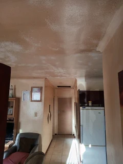 HANDYMAN LOOKING FOR WORK