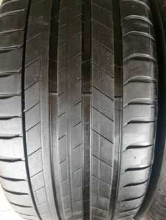 Two 265/50/19 Michelin latitude sport 3 80%