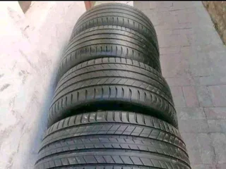 Set of 295/35/21 Michelin latitude sport 3 80%