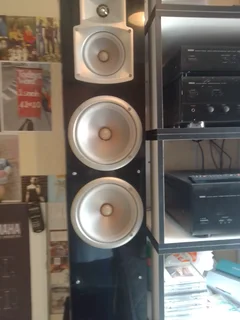 Yamaha floor standing speakers777