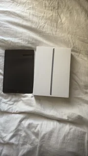 Apple iPad 9th Gen, 64GB Wifi 10.9inch. (Box included, no charger)