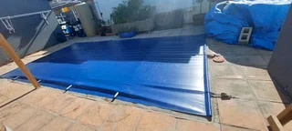 Swimming pool covers with alluminium poles