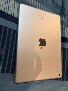 Apple IPAD 6th gen