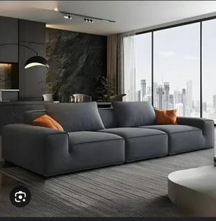 LOOKING FOR UPHOLSTERERS