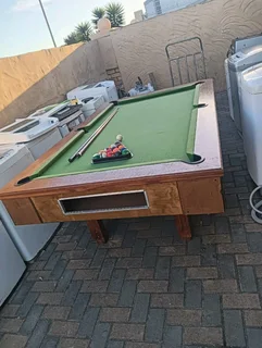 Pool table