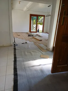 Laminated  floors, vinyl  floors