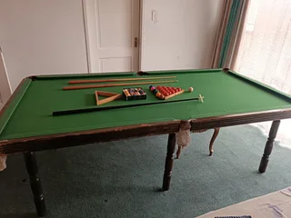 SNOOKER TABLE