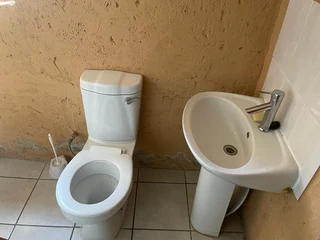 BRAND NEW ROOMS IN MOLELWANE NEXT TO MAIN ROAD .