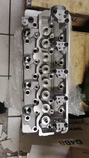 Hyundai 2.6 D4BB 2.5 D4BF Cylinder Head - H100