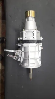Toyota 4Y 2.2 Gearbox - Hiace Hilux/Column