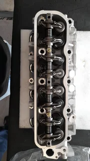 Toyota 3Y 4Y Cylinder Head - Hiace Hilux/Carburetor/Fuel Injection
