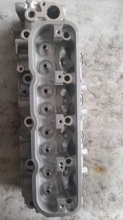 Toyota 3Y 4Y Cylinder Head - Hiace Hilux/Carburetor/Fuel Injection