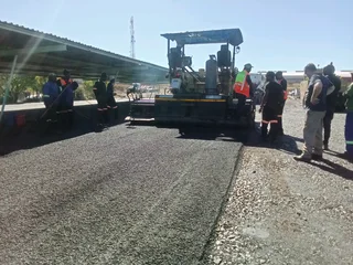 Tar Roads & Driveways