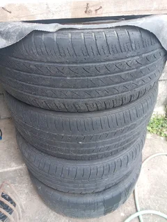 Four 18 inch tyre&#39;s 235 /50 /18