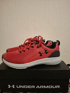 Under Armour Sneakers