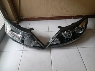 Kia Sportage left&amp;right headlight