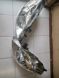 Suzuki Ertiga old shape left&amp;right headlight
