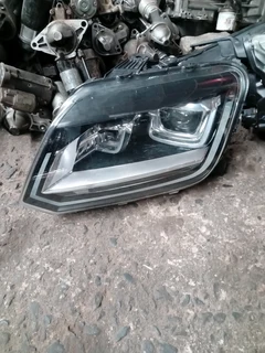VW Amarok xenon headlight