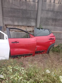 Renault Kiger Right front door &amp; left back door