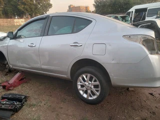Nissan Almera Stripping
