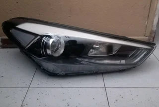 Hyundai Tucson headlight